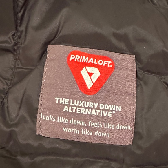 NEW GAP Kids Black Quilted Primaloft Vest XL feels like down! Perfect for Falll - Picture 9 of 9